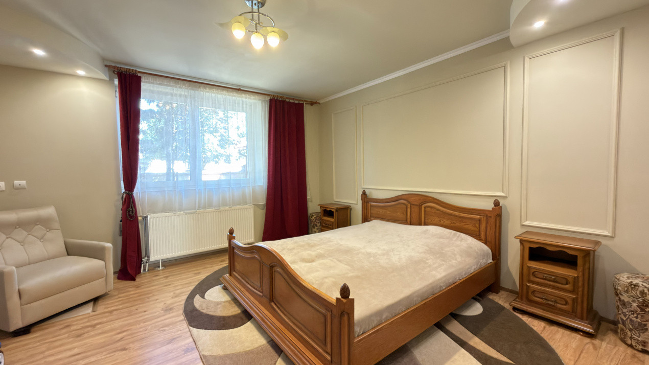 Casa Visurilor /4 camere-163 mp / Teren-1036 mp / B-dul 25 Octombrie - Carei