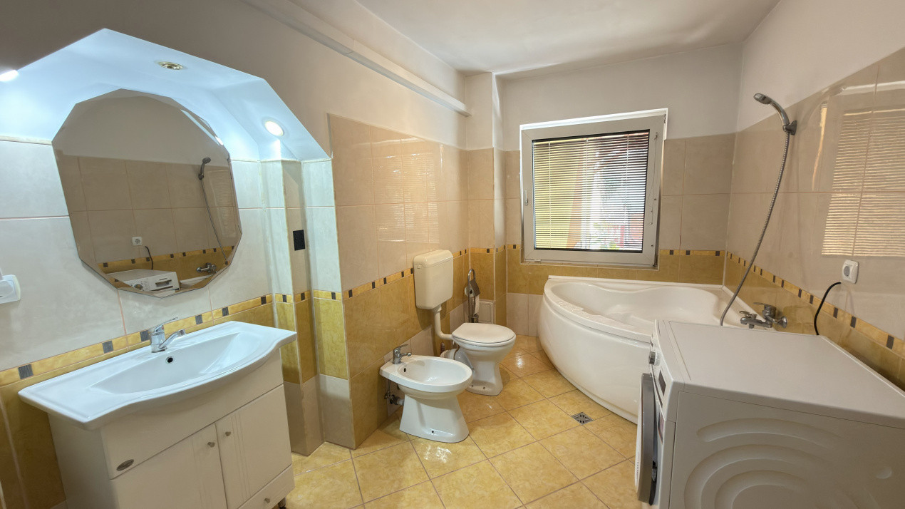 Casa Visurilor /4 camere-163 mp / Teren-1036 mp / B-dul 25 Octombrie - Carei