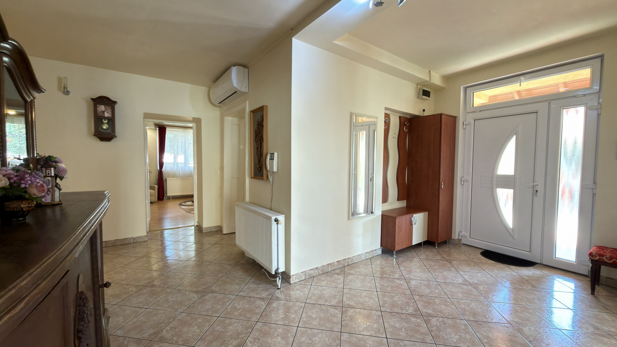 Casa Visurilor /4 camere-163 mp / Teren-1036 mp / B-dul 25 Octombrie - Carei