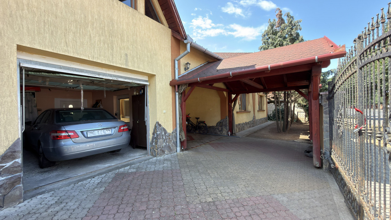Casa Visurilor /4 camere-163 mp / Teren-1036 mp / B-dul 25 Octombrie - Carei