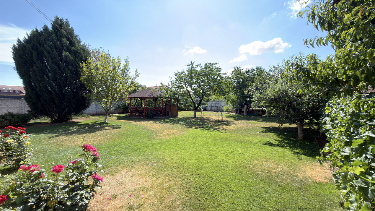 Casa Visurilor /4 camere-163 mp / Teren-1036 mp / B-dul 25 Octombrie - Carei
