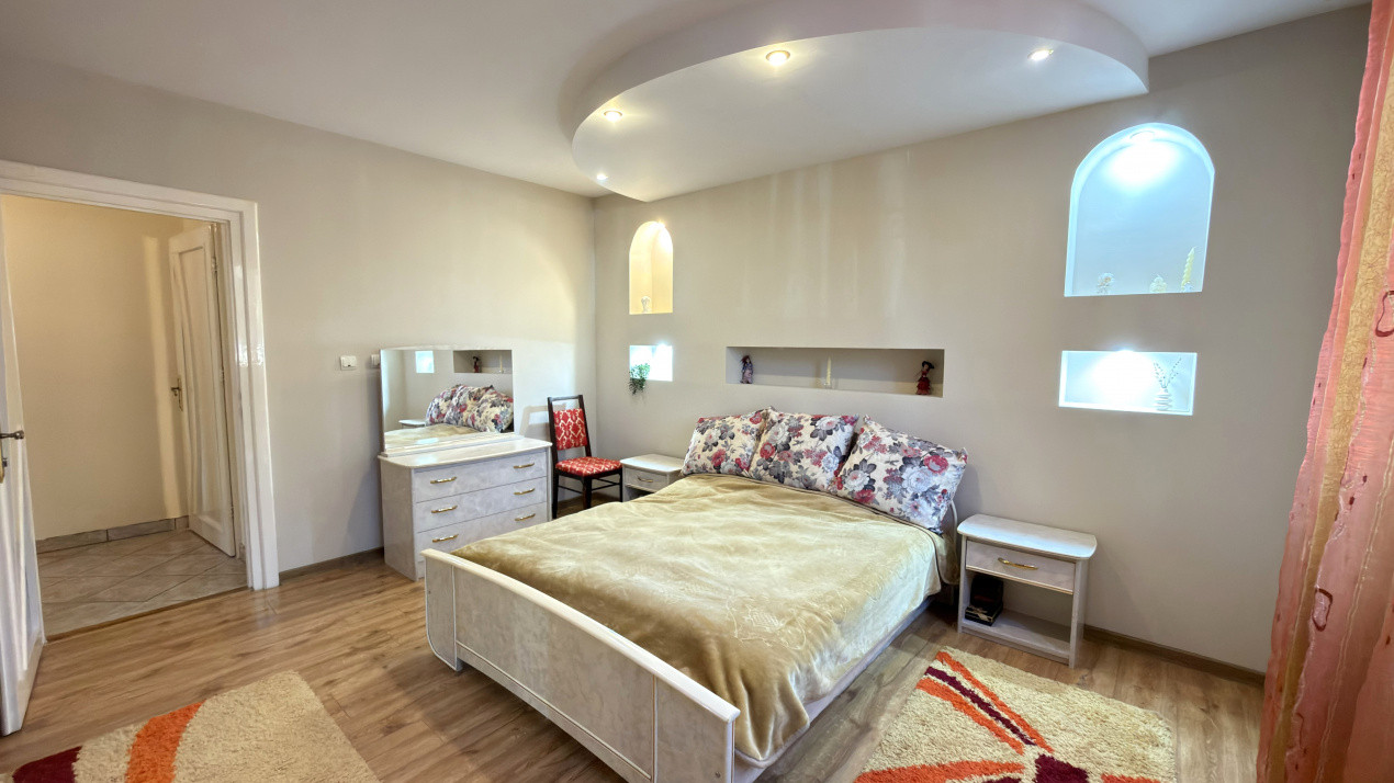 Casa Visurilor /4 camere-163 mp / Teren-1036 mp / B-dul 25 Octombrie - Carei