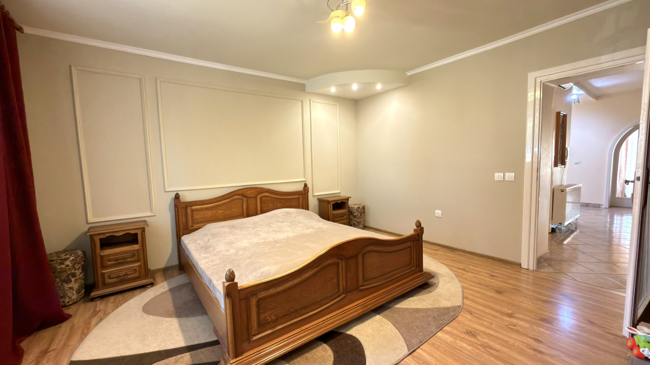 Casa Visurilor /4 camere-163 mp / Teren-1036 mp / B-dul 25 Octombrie - Carei