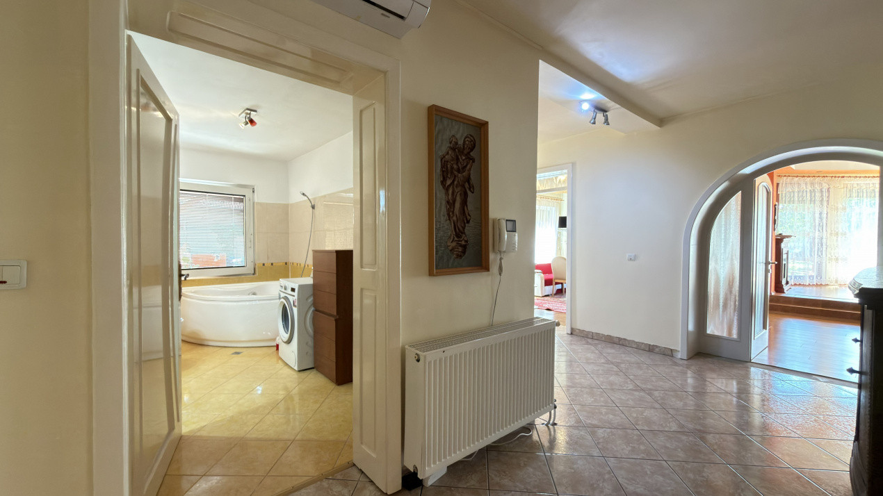 Casa Visurilor /4 camere-163 mp / Teren-1036 mp / B-dul 25 Octombrie - Carei