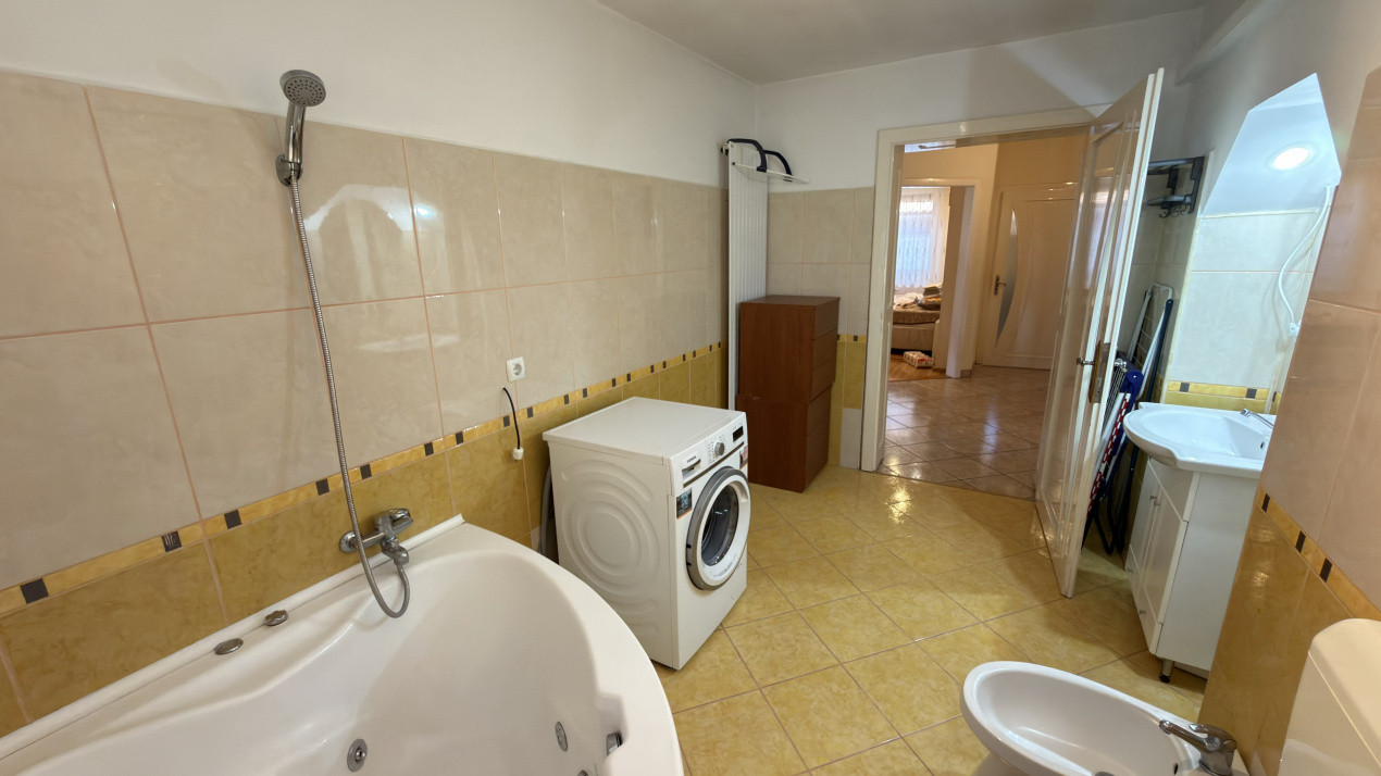 Casa Visurilor /4 camere-163 mp / Teren-1036 mp / B-dul 25 Octombrie - Carei