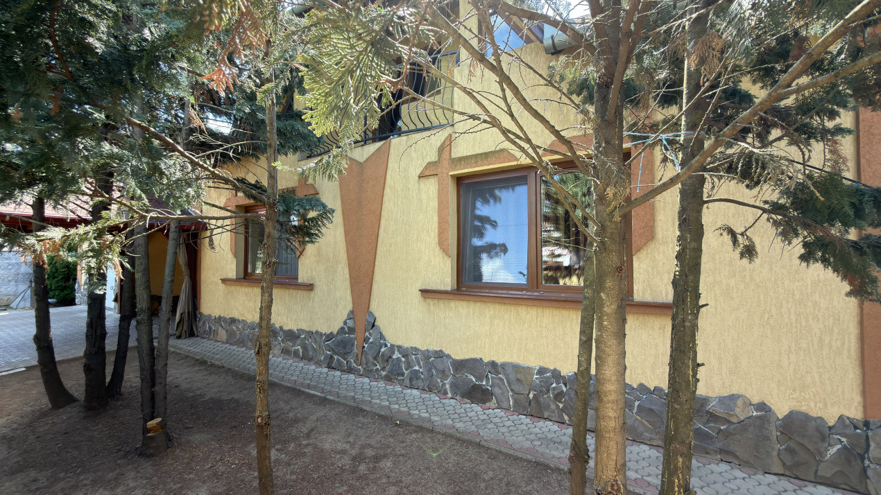 Casa Visurilor /4 camere-163 mp / Teren-1036 mp / B-dul 25 Octombrie - Carei