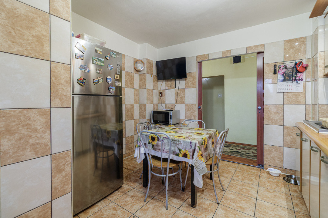 3 camere etaj 2 din 3 Soseaua Alexandriei 